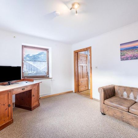 Apartment Maratim Zur Zugspitze Ehrwald Bagian luar foto