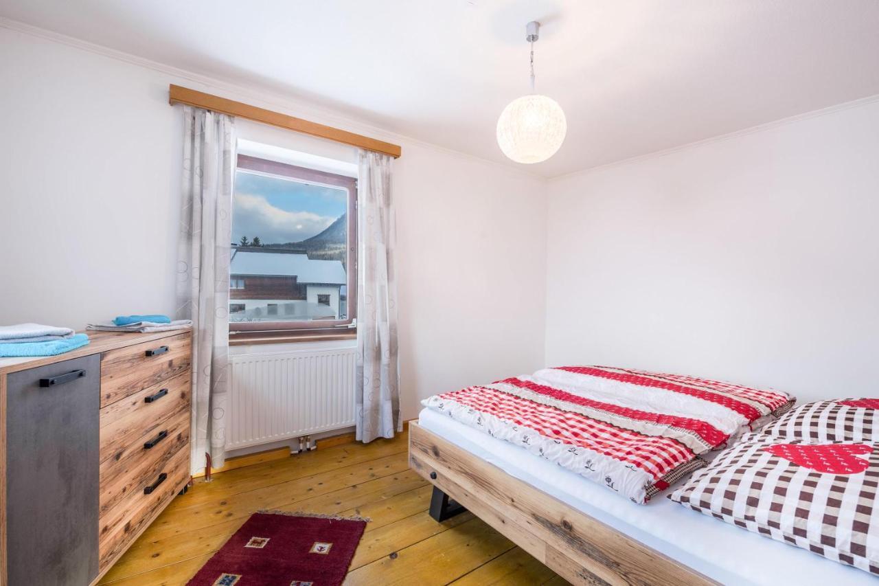 Apartment Maratim Zur Zugspitze Ehrwald Bagian luar foto
